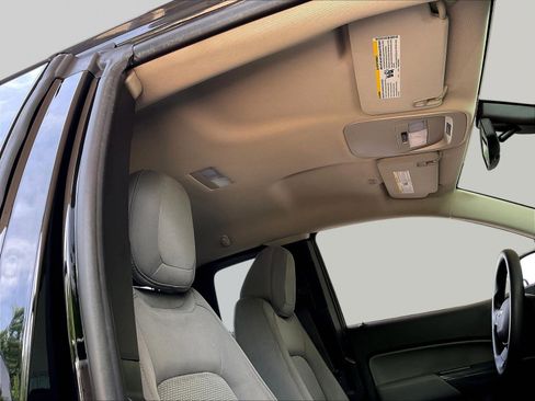 Used 2018 Chevrolet Colorado W/T RWD image 26