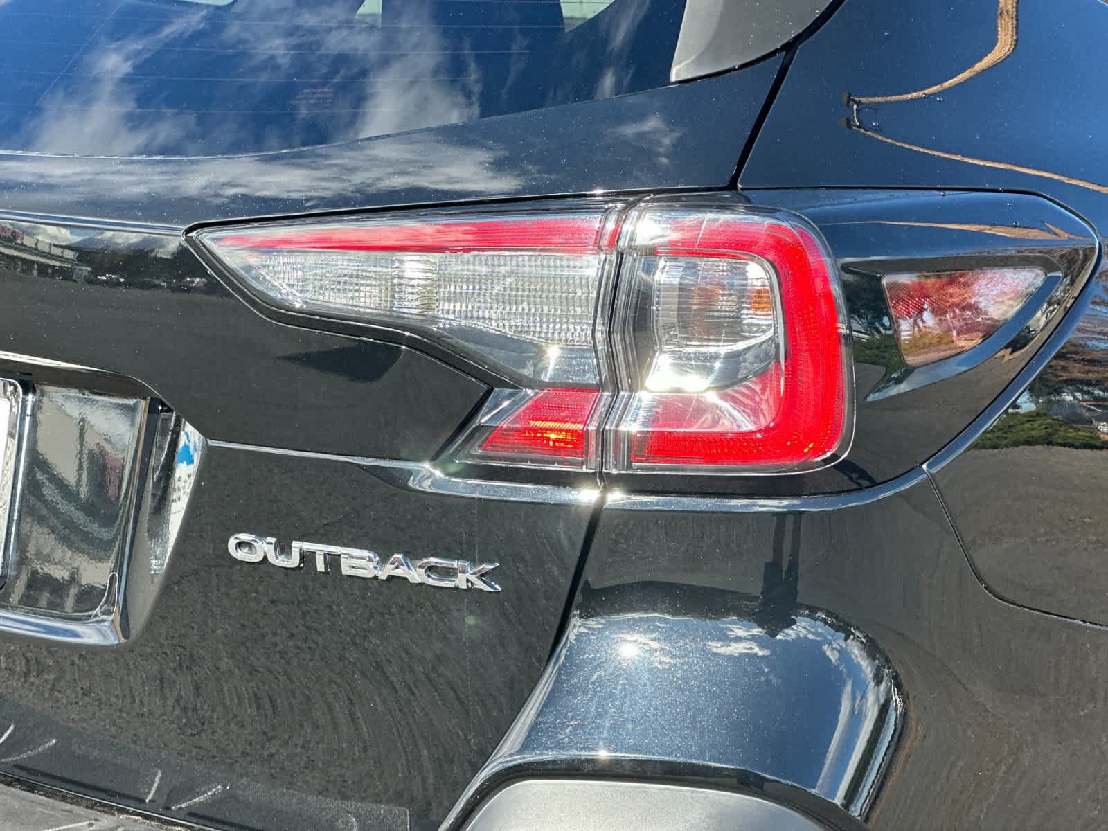 Used 2021 Subaru Outback Limited AWD/4WD image 28