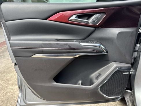 Used 2025 Chevrolet Traverse Z71 w/ Enhanced Driving Package image 18