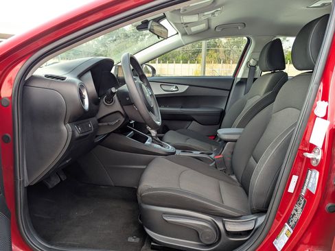 Used 2024 Kia Forte LXS FWD image 11