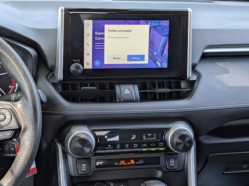 Used 2023 Toyota RAV4 LE AWD/4WD image 12