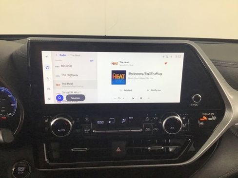 Used 2023 Toyota Highlander Platinum image 17