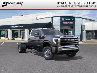 New 2025 GMC Sierra 3500 Pro w/ Convenience Package