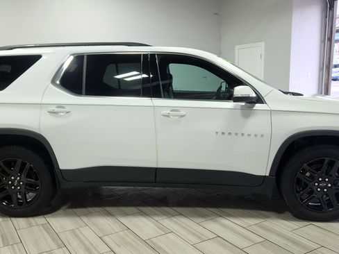Used 2023 Chevrolet Traverse LT image 6