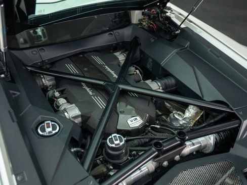 Used 2013 Lamborghini Aventador LP 700-4 image 22