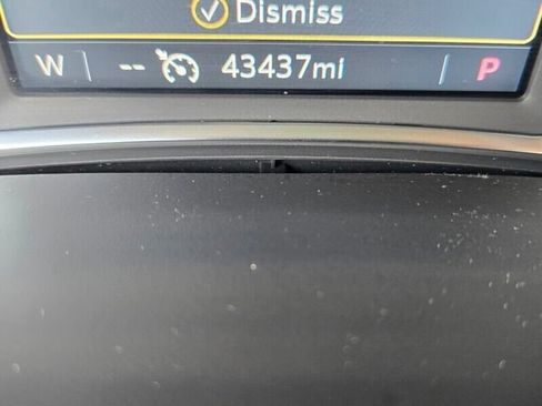 Used 2023 Chevrolet Traverse LT FWD image 27