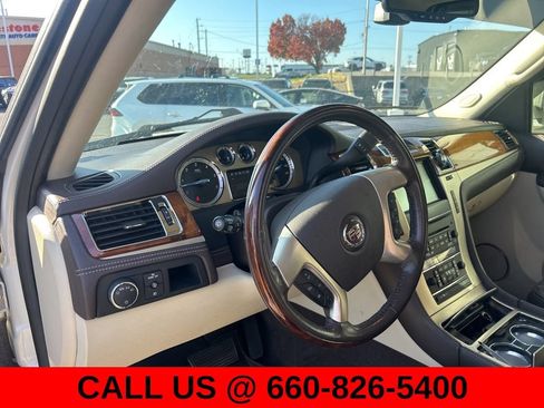 Used 2011 Cadillac Escalade Platinum AWD/4WD image 15