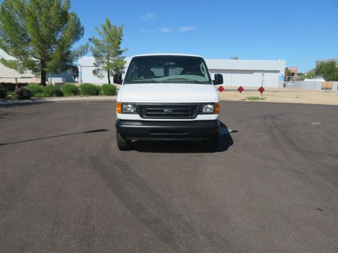 Used 2006 Ford E-350 and Econoline 350 Super Duty Wagon image 11