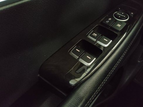 Used 2018 Kia Sorento FWD V6 image 27