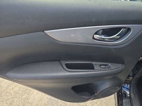 Used 2020 Nissan Rogue Sport SL FWD image 10
