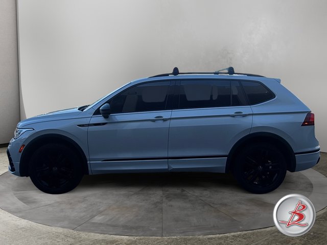 Used 2022 Volkswagen Tiguan SE R-Line AWD/4WD image 4
