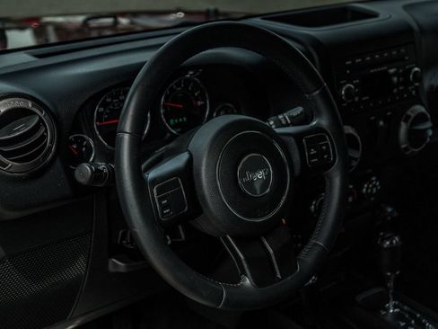 Used 2013 Jeep Wrangler Sport AWD/4WD image 29