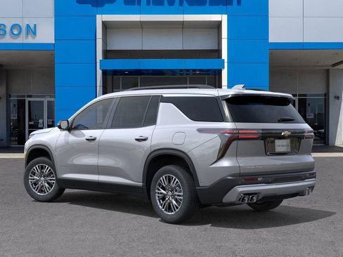 New 2026 Chevrolet Traverse LT image 3