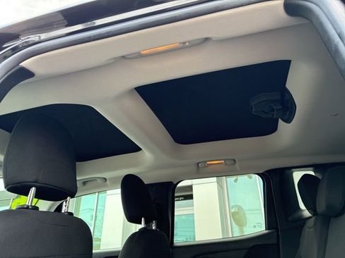 Used 2016 Jeep Renegade Latitude image 14