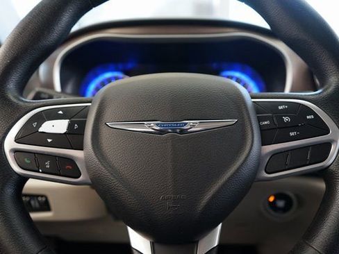 Used 2021 Chrysler Voyager Lxi image 28