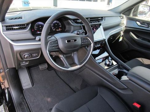 New 2025 Jeep Grand Cherokee L Laredo w/ Luxury Tech Group I image 15