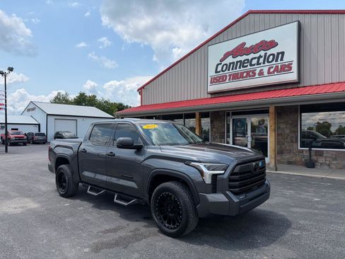 Used 2022 Toyota Tundra SR5 AWD/4WD image 1
