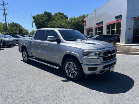 Used 2020 RAM 1500 Laramie w/ Sport Appearance Package AWD/4WD image 10