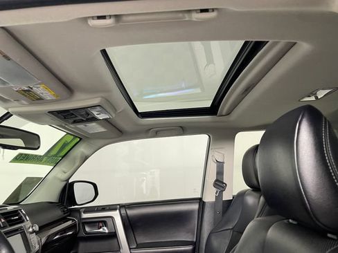 Used 2017 Toyota 4Runner Limited AWD/4WD image 18