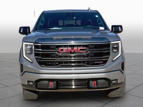Used 2023 GMC Sierra 1500 AT4 w/ Technology Package AWD/4WD image 4