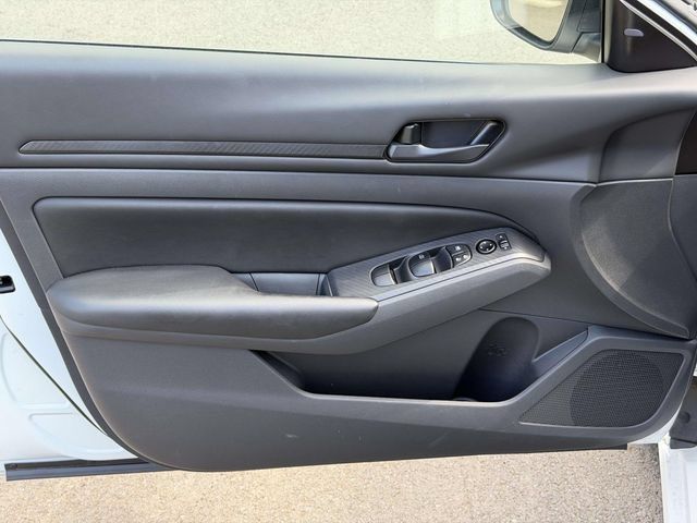 Used 2025 Nissan Altima 2.5 S FWD image 16