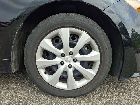 Used 2024 Toyota Corolla LE FWD image 8