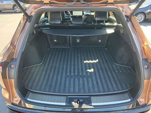 Used 2025 Toyota Crown Signia XLE image 9