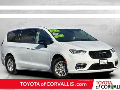 Used 2024 Chrysler Pacifica Touring-L