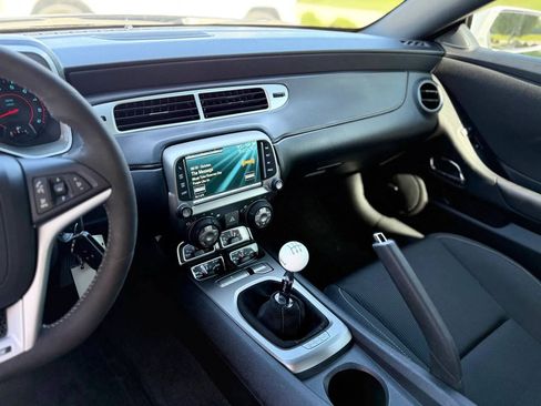 Used 2015 Chevrolet Camaro SS w/ SS Performance Package RWD image 17