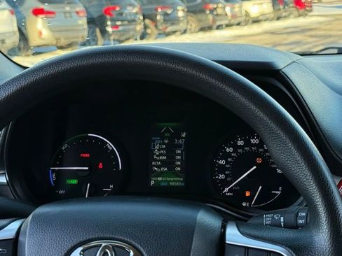 Used 2021 Toyota Sienna LE image 8