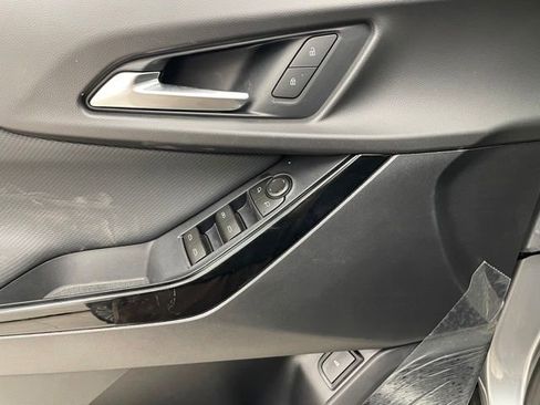 New 2026 Chevrolet Equinox LT w/ Convenience Package II AWD/4WD image 10