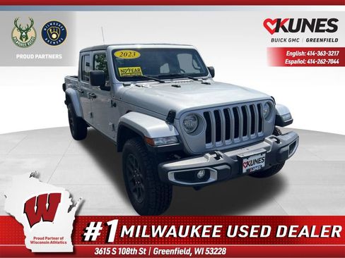 Used 2023 Jeep Gladiator Overland AWD/4WD image 1