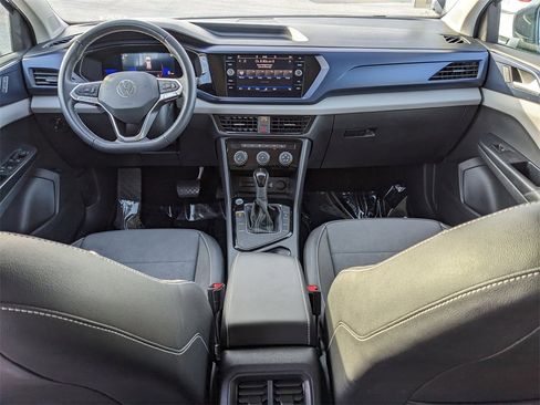 Certified 2023 Volkswagen Taos SE w/ Panoramic Sunroof Package image 11