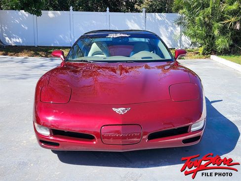 Used 2003 Chevrolet Corvette Coupe w/ Preferred Equipment Group RWD image 11