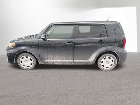 Used 2012 Scion xB image 3