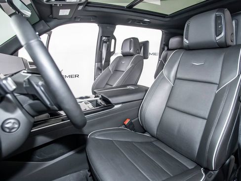 Used 2026 Cadillac Escalade ESV Sport w/ Touring Package AWD/4WD image 14