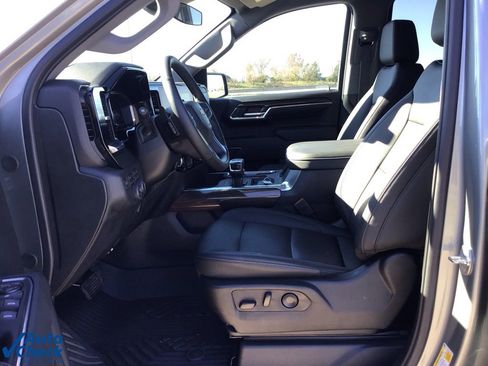 Used 2025 Chevrolet Silverado 1500 LT image 31