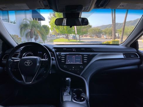 Used 2019 Toyota Camry SE image 14