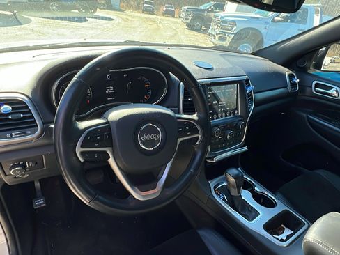 Used 2018 Jeep Grand Cherokee Altitude image 26