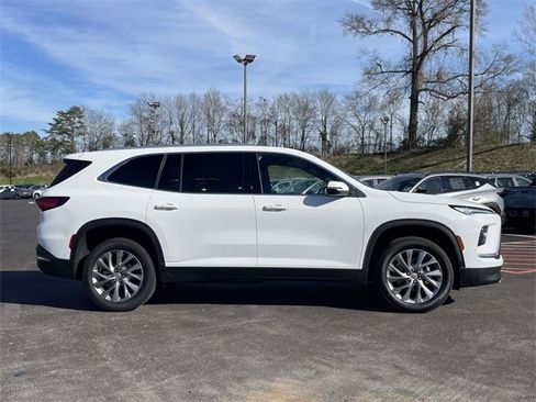 Used 2025 Buick Enclave Preferred image 2