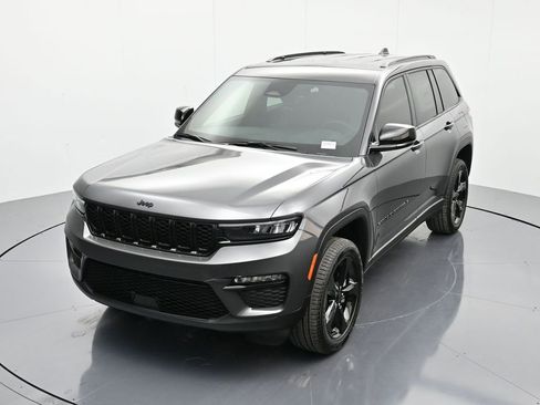 New 2025 Jeep Grand Cherokee Limited w/ Black Appearance Package image 25