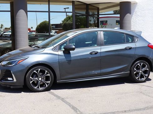 Used 2019 Chevrolet Cruze LT w/ Convenience Package FWD image 7