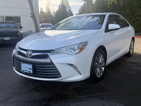 Used 2015 Toyota Camry XLE image 7
