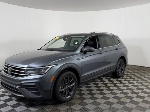 Used 2022 Volkswagen Tiguan SE AWD/4WD image 3