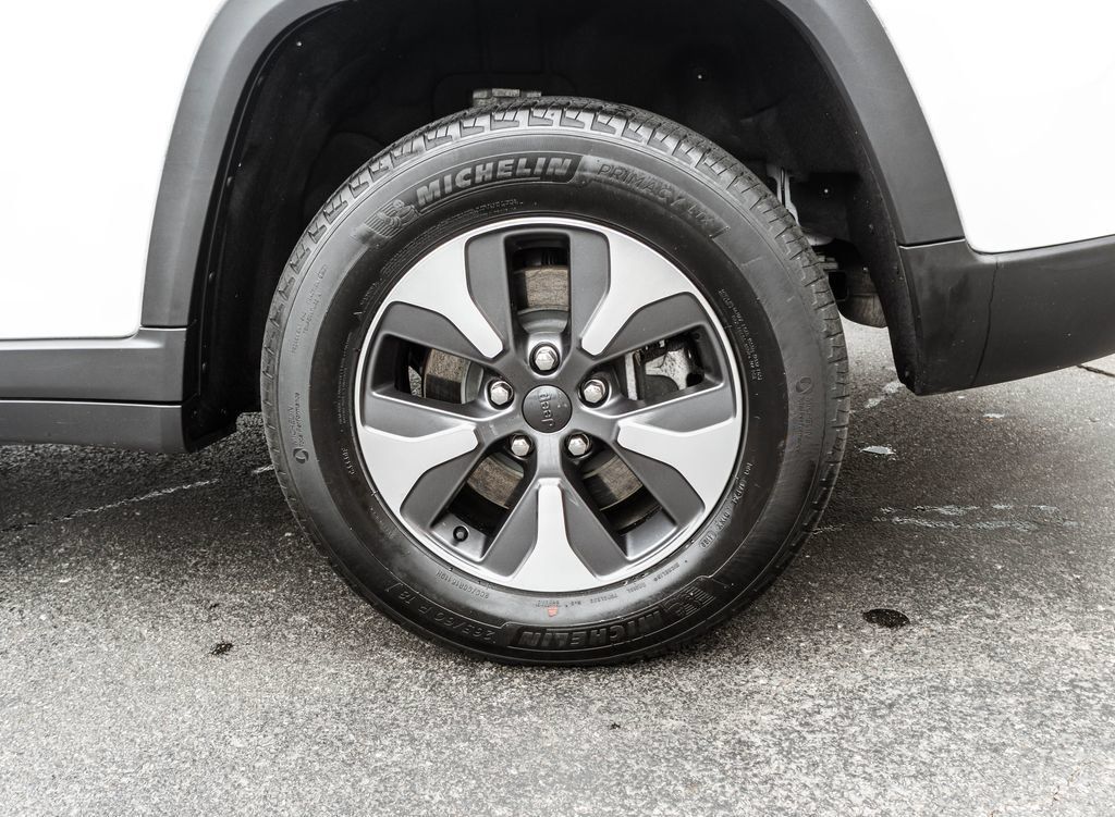 Used 2022 Jeep Grand Cherokee Limited 4xe w/ Luxury Tech Group II AWD/4WD image 33
