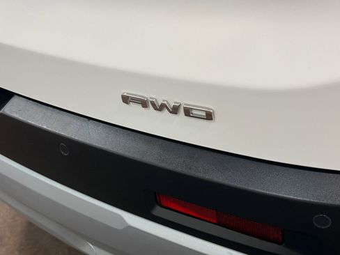 Used 2021 GMC Acadia SLE w/ Trailering Package image 53