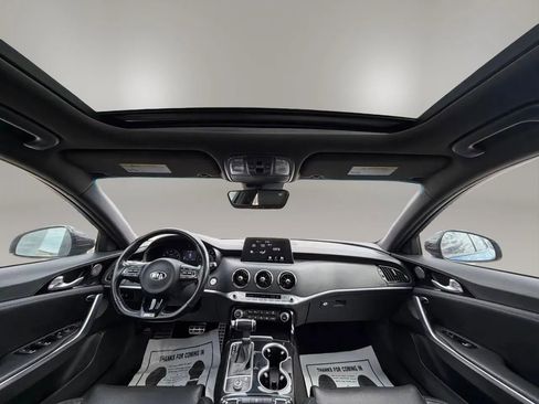 Used 2020 Kia Stinger GT-Line w/ Sun & Sound Package RWD image 12