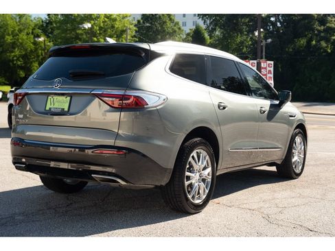 Used 2022 Buick Enclave Premium w/ Experience Buick Package FWD image 8