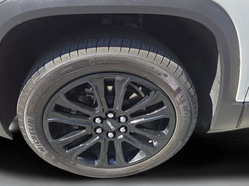 Used 2023 GMC Acadia SLT w/ Elevation Edition image 24