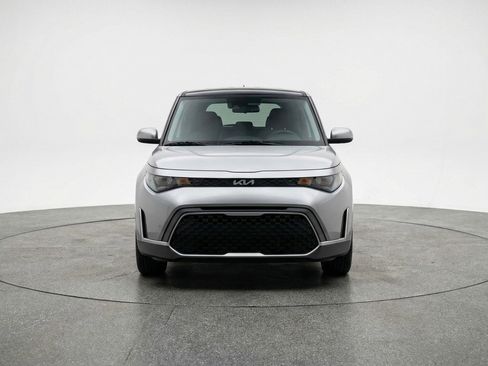 Used 2025 Kia Soul LX w/ LX Technology Package FWD image 2